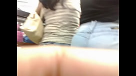 Jeans culona masturbation public