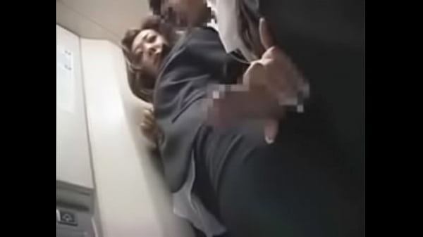 Japanese elevator mother daughter scene