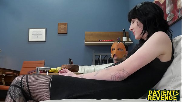 Full weight face sitting with bbw asses scene