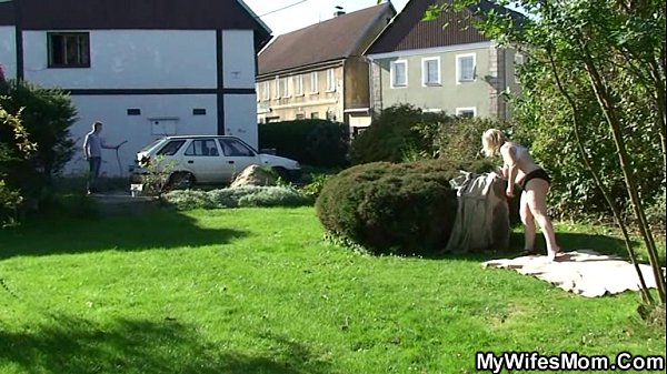 Outdoor farther mother daughter scene