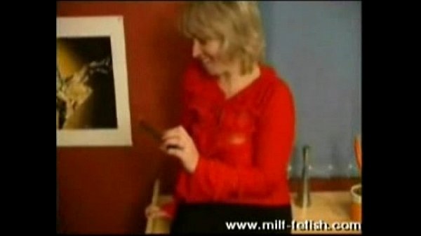 Daughter caught mom boyfreind scene